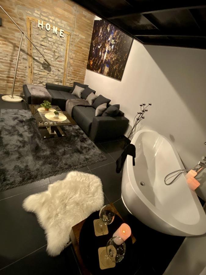 Kiraly Street , Stylish Apartment ブダペスト エクステリア 写真