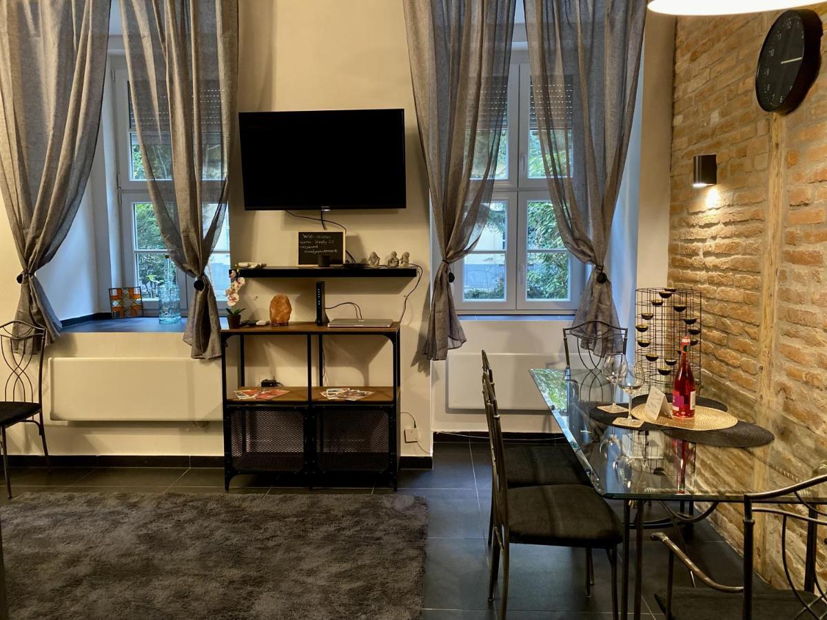 Kiraly Street , Stylish Apartment ブダペスト エクステリア 写真